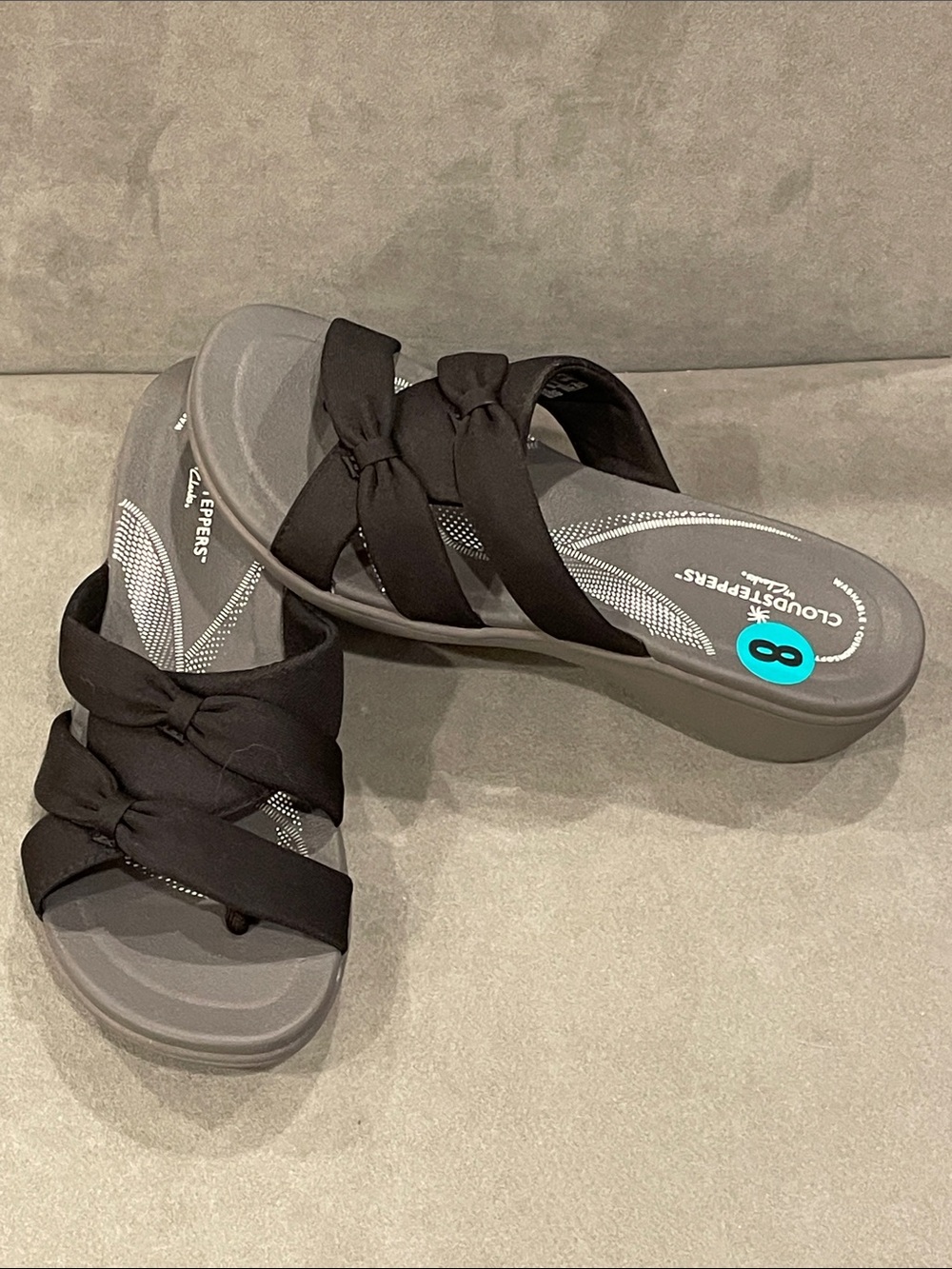 NEW Clarks Black Sandals 8 Women's Knotted Slide Cloudsteppers Comfort Shoes